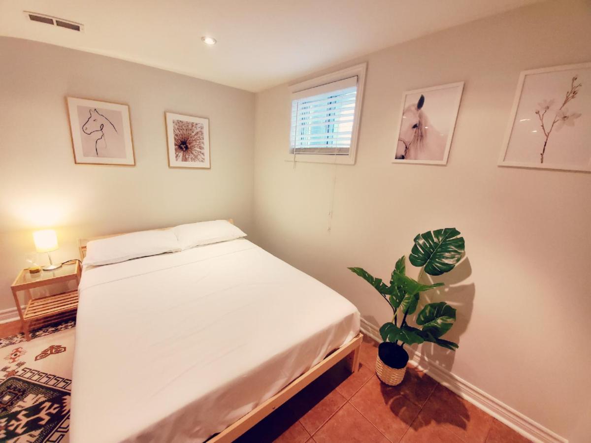 Lovely Home Toronto Airport Экстерьер фото